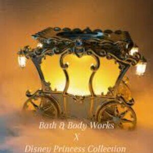 Last one! Rare Bath & Body Works Disney Princess Light Up Carriage Candle Holder